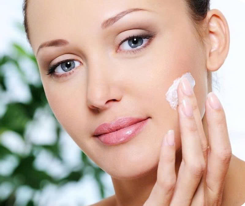 Cách dùng gel ngừa mụn đúng thời điểm: Tối ưu hiệu quả cùng cfr.vn